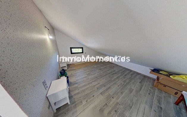 Bestaande woning - Vrijstaande villa - Binnenland  - Alhaurín de la Torre