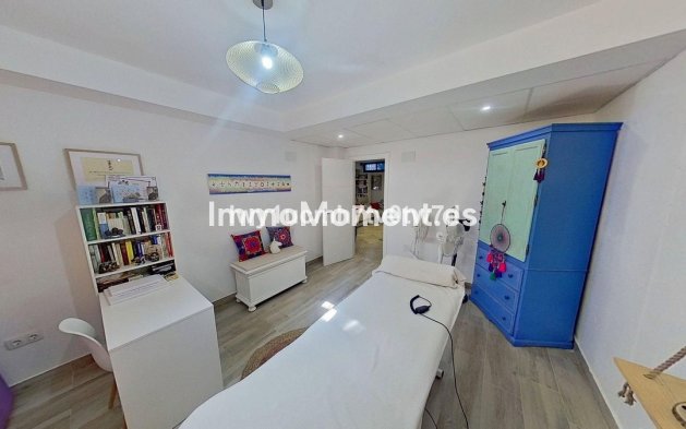 Bestaande woning - Vrijstaande villa - Binnenland  - Alhaurín de la Torre