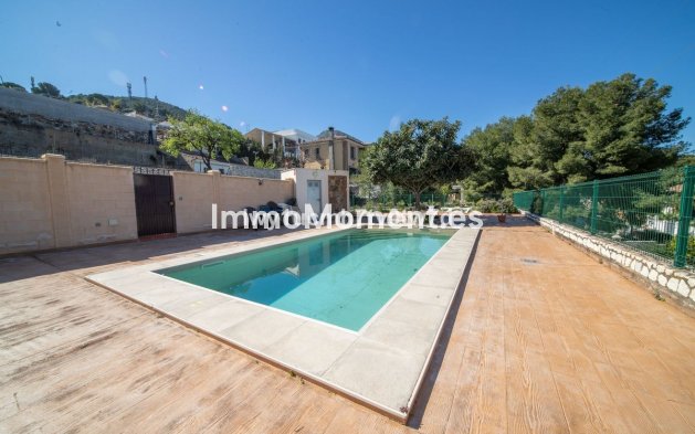 Bestaande woning - Vrijstaande villa - Binnenland  - Alhaurín de la Torre
