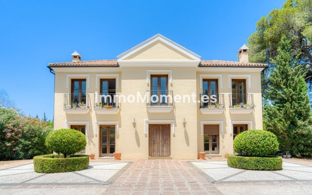 Resale - Detached villa - Inland  - Alhaurín el Grande Centro