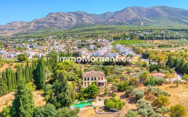 Resale - Detached villa - Inland  - Alhaurín el Grande Centro