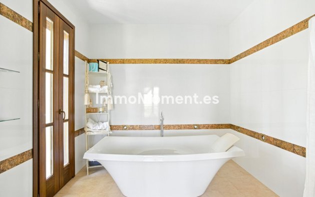 Resale - Detached villa - Inland  - Alhaurín el Grande Centro
