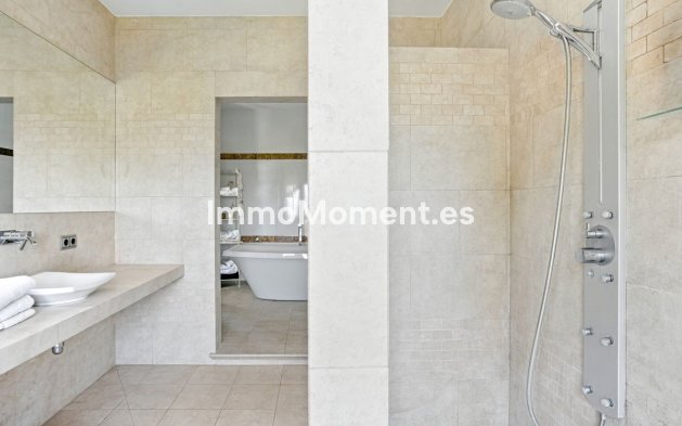 Resale - Detached villa - Inland  - Alhaurín el Grande Centro