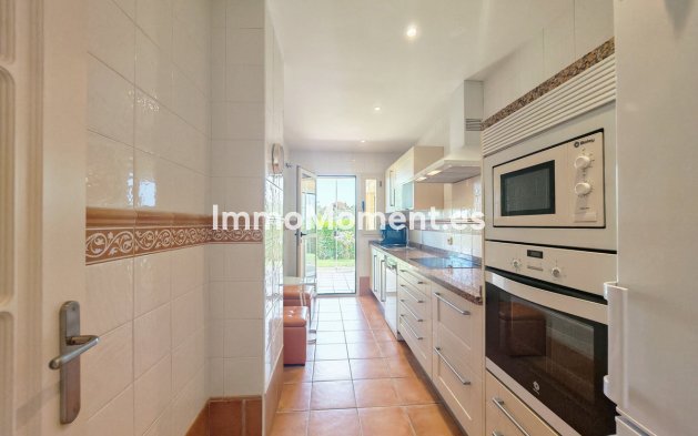 Resale - Apartment - Marbella - La Mairena