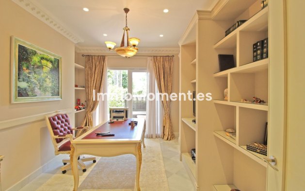 Wiederverkauf - Freistehende Villa - Marbella - Bahía de Marbella