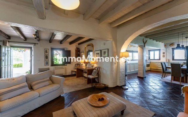 Resale - Country house - Inland  - Alhaurín el Grande Centro