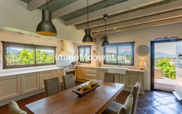 Resale - Country house - Inland  - Alhaurín el Grande Centro