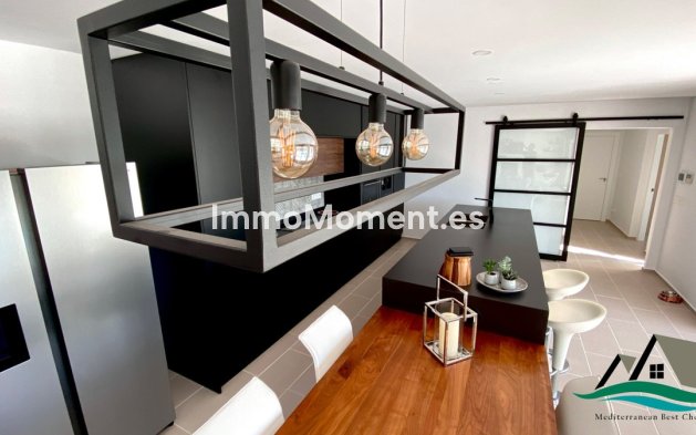 Resale - Detached villa - La Romana - La Romana Centro