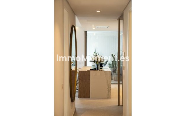 Resale - Apartment - Benahavís - La Quinta
