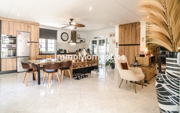Resale - Detached villa - San Fulgencio - La Marina
