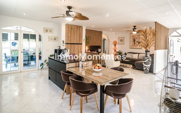 Resale - Detached villa - San Fulgencio - La Marina