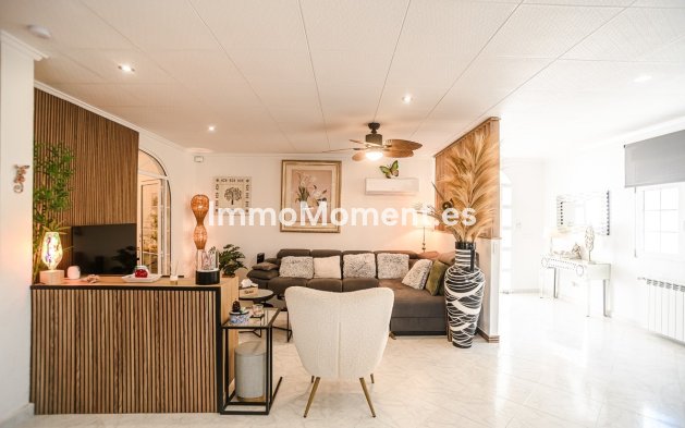 Resale - Detached villa - San Fulgencio - La Marina