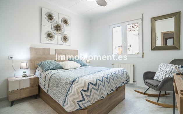 Resale - Detached villa - San Fulgencio - La Marina