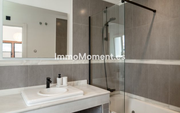 Bestaande woning - Vrijstaande villa - Estepona  - Estepona Centro