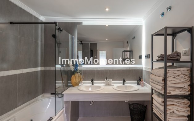 Bestaande woning - Vrijstaande villa - Estepona  - Estepona Centro