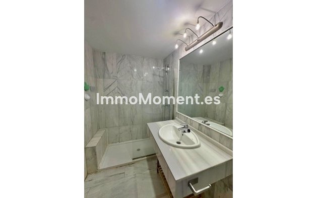Resale - Apartment - Estepona - Selwo