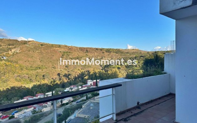 Resale - Apartment - Estepona - Selwo