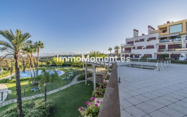Resale - Apartment - Estepona - Selwo