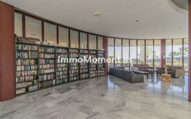Resale - Apartment - Estepona - Selwo