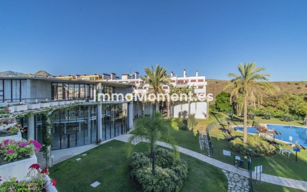 Resale - Apartment - Estepona - Selwo