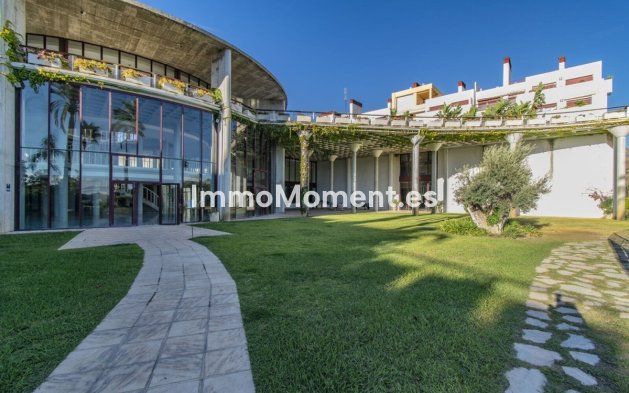 Resale - Apartment - Estepona - Selwo