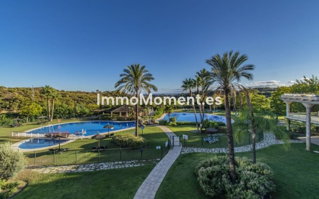 Resale - Apartment - Estepona - Selwo