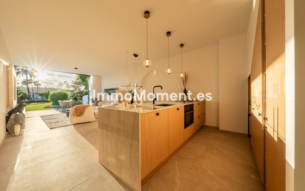 Resale - Townhouse - Marbella - Nueva Andalucía