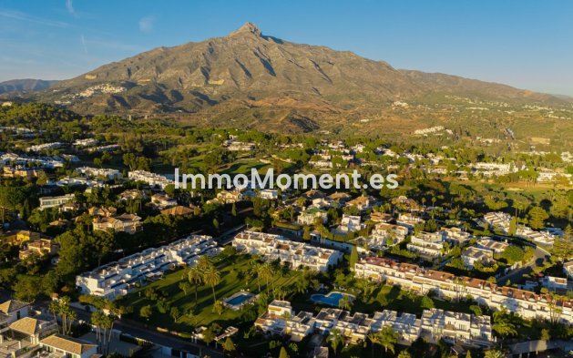 Resale - Townhouse - Marbella - Nueva Andalucía