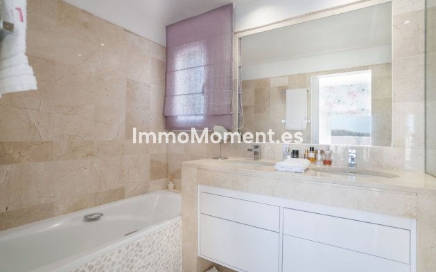 Revente - Appartement - Marbella - Nueva Andalucía