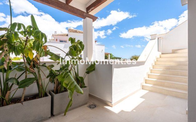 Resale - Apartment - Marbella - Nueva Andalucía
