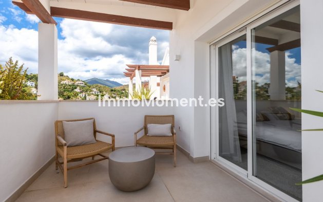 Resale - Apartment - Marbella - Nueva Andalucía