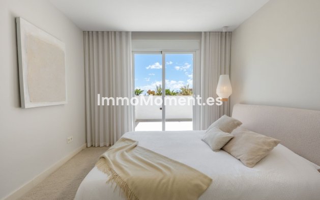 Resale - Apartment - Marbella - Nueva Andalucía