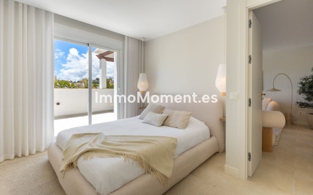 Resale - Apartment - Marbella - Nueva Andalucía