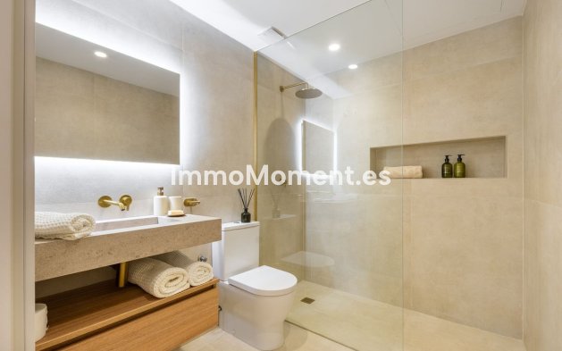 Resale - Apartment - Marbella - Nueva Andalucía