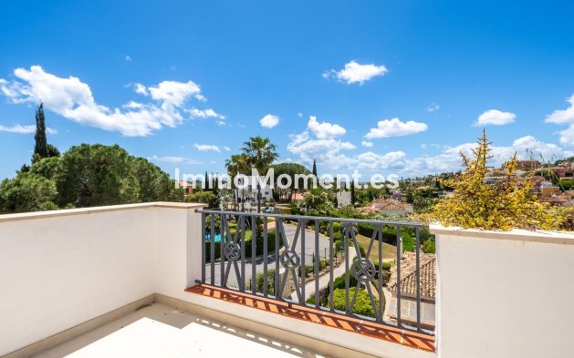 Resale - Apartment - Marbella - Nueva Andalucía