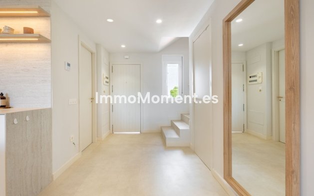 Resale - Apartment - Marbella - Nueva Andalucía