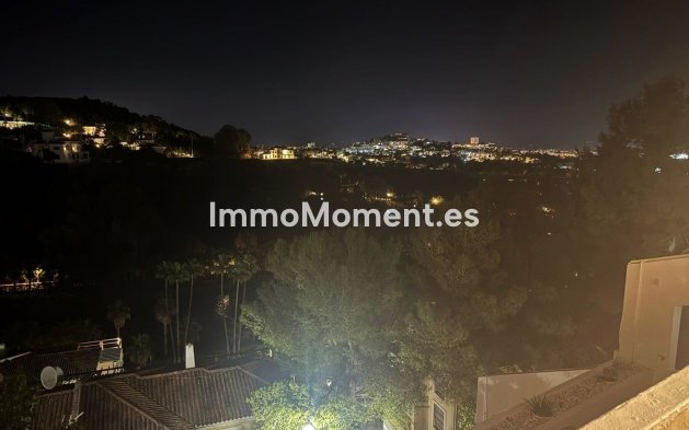 Resale - Apartment - Benahavís - La Quinta