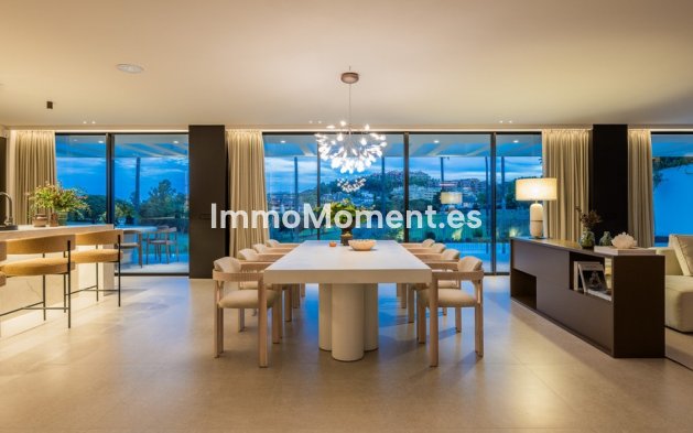 Resale - Detached villa - Marbella - Nueva Andalucía