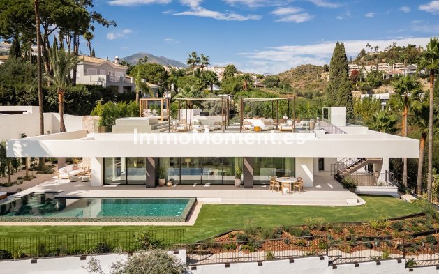 Resale - Detached villa - Marbella - Nueva Andalucía