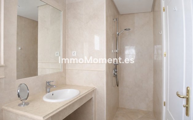 Wiederverkauf - Wohnung - Marbella - Nueva Andalucía