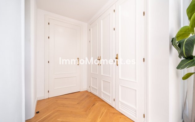 Revente - Appartement - Marbella - Nueva Andalucía