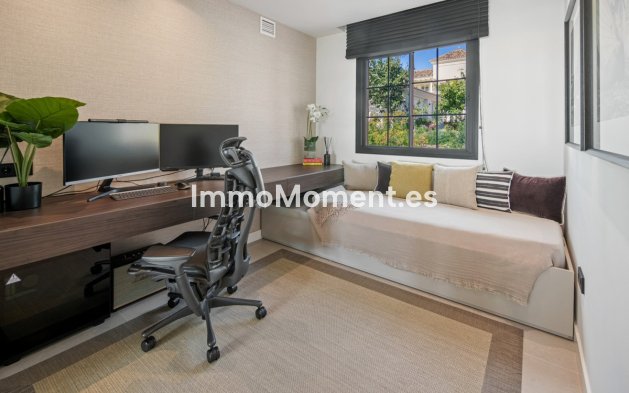 Resale - Apartment - Benahavís - Monte Halcones