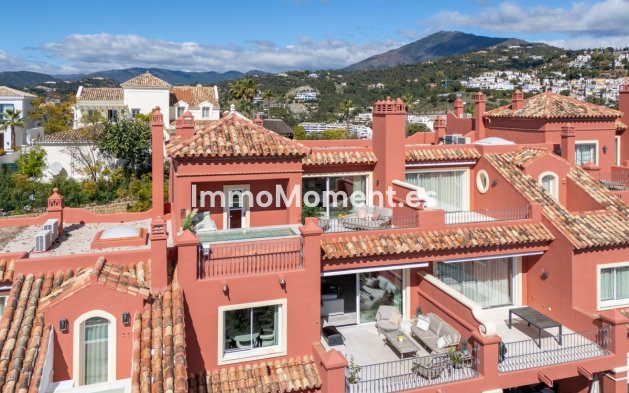 Resale - Apartment - Benahavís - Monte Halcones