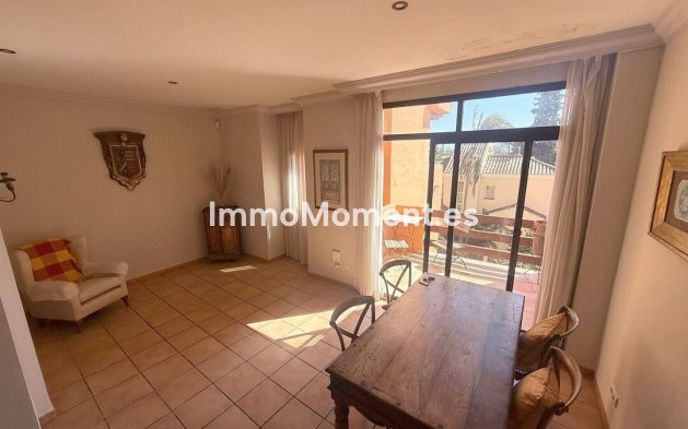 Resale - Apartment - Estepona - Estepona Centro
