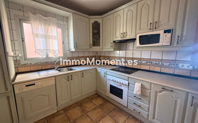 Resale - Apartment - Estepona - Estepona Centro