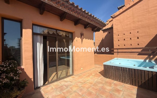 Resale - Apartment - Estepona - Estepona Centro