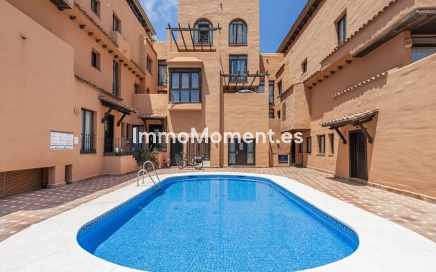 Resale - Apartment - Estepona - Estepona Centro