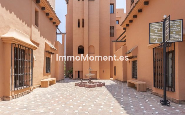 Resale - Apartment - Estepona - Estepona Centro