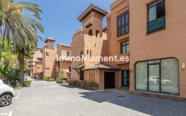 Resale - Apartment - Estepona - Estepona Centro