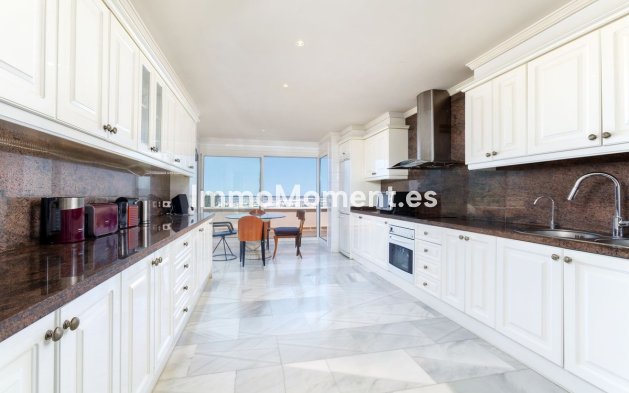 Revente - Appartement - Marbella - Nueva Andalucía